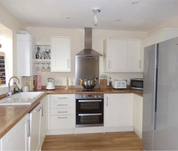 3 bedroom semi-detached house to rent - Photo 3