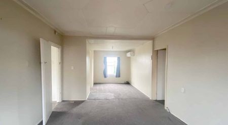 Cozy Home in Convenient Location - Photo 2