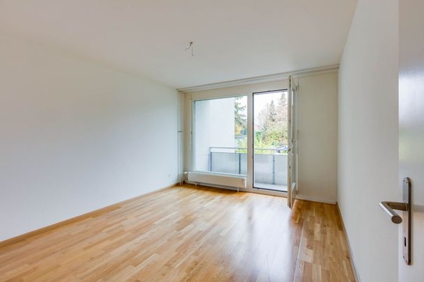 Helle 3.5-Zimmerwohnung mit grossem Balkon wartet auf Sie! - Photo 1