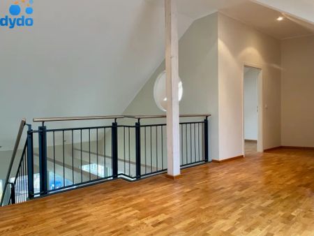 Stilvoll möbliert! Dachgeschoss-Maisonettewohnung mit Kamin und schönem Ausblick - Photo 3