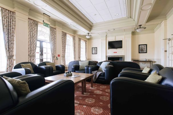 Classic Ensuite - Photo 1