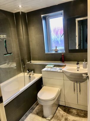 2 Bed Flat, Landressy Place, G40 - Photo 1