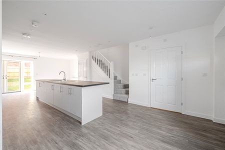 3 bedroom house to rent Elder Drive, Houghton Regis, Dunstable, Bedfordshire, LU5 - Photo 2