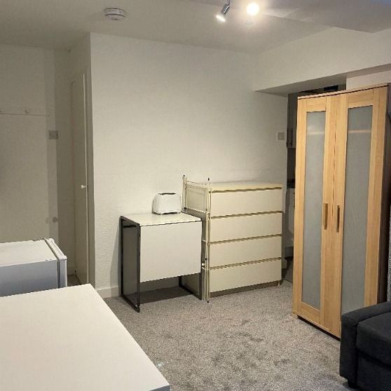 Studio to rent - Photo 1