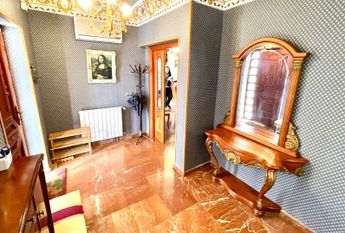 LONG TERM RENTAL. Spacious villa with 6 bedrooms for rent.