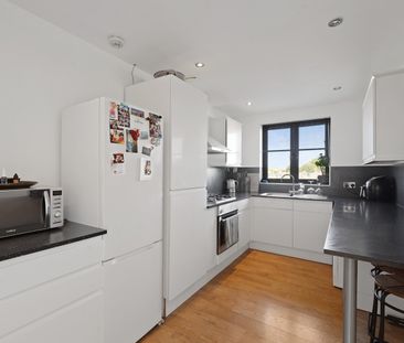 2 Bed Flat, Poplars Rd, E17 - Photo 2