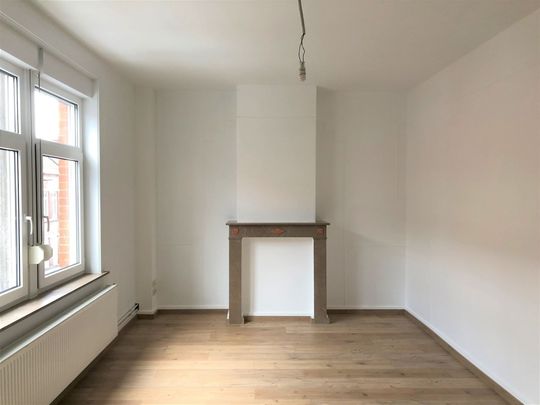 Rustig gelegen, gerenoveerde rijwoning - Photo 1