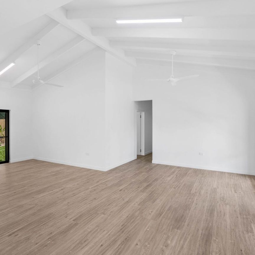 Modern 4-Bedroom Family Home – Clifton Beach - Photo 1