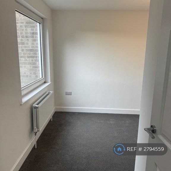 4 bedroom terraced house to rent - Photo 1