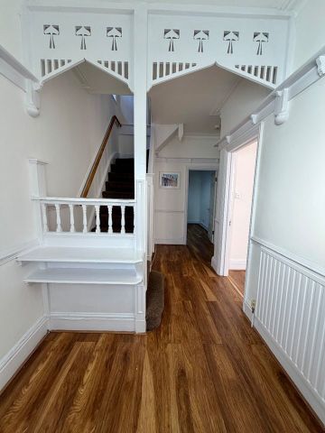 4 Bed Semi-Detached House, Woodstock Avenue, NW11 - Photo 3