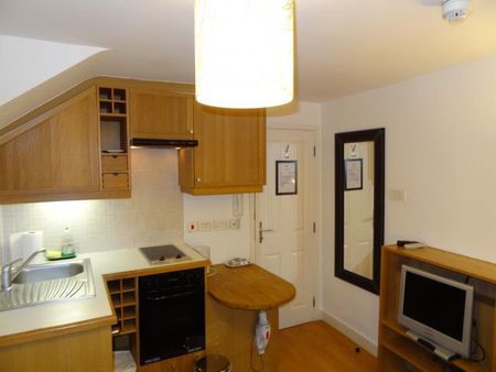 Studio to rent - Photo 5