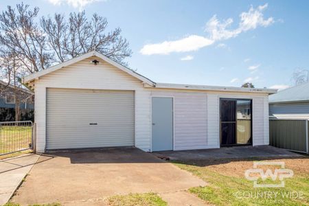 Neat & Versatile Family Home - Photo 4