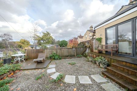 3 bedroom flat to rent - Photo 3