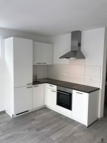 Appartement de 2.5 pièces avec terrasse - Photo 2