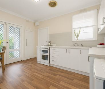 Space, Style & Sunlight! - Photo 4