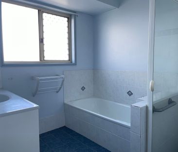 4 Bedroom Spacious Home with Massive Rear Shed - Photo 1