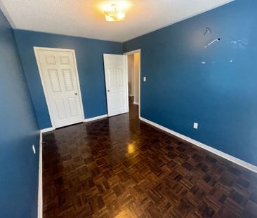 For Lease - 17 Neuchatel Avenue, Vaughan, Ontario - Photo 5