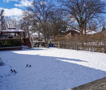 For Lease - 37 Banda Square, Toronto, Ontario - Photo 3