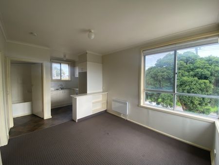 6 / 5-7 New Street, South Kingsville - Photo 2