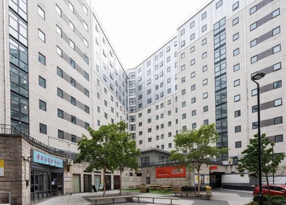 Room in a Shared Flat, Grand Central, L3 - Photo 1