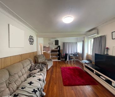 4 Bedroom Brick and Tile Property&excl;&excl; - Photo 1