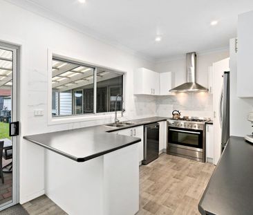 Spacious 4 Bedroom Family Home - Photo 4