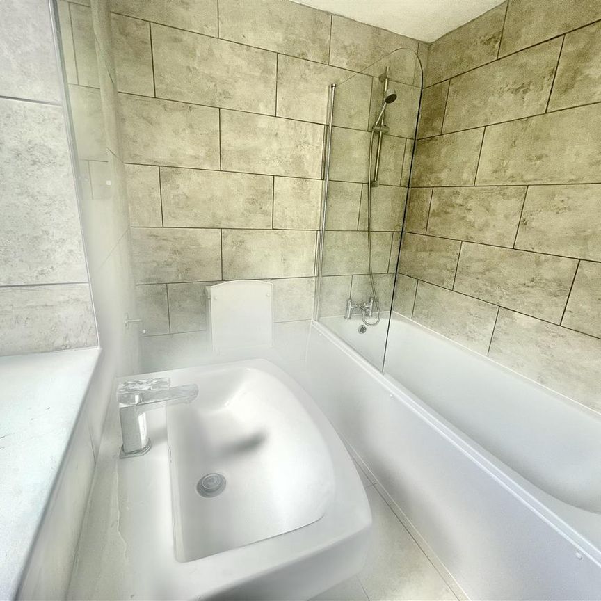 Leontine Close, Peckham - Photo 1