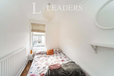 3 bedroom house to rent King Street, Southsea, PO5 - Photo 2