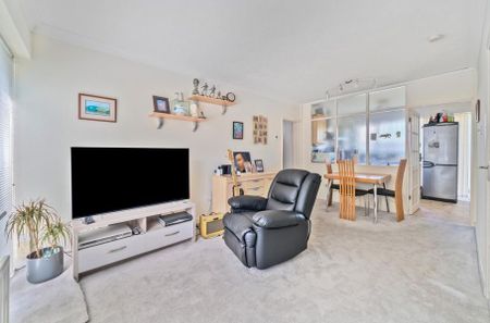 2 bedroom maisonette to rent - Photo 3