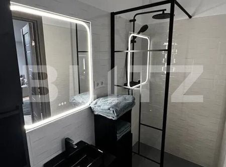 Apartament 3 camere, semidecomandat, modern, zona Centrala - Photo 5