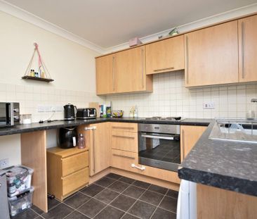 2 bedroom end of terrace house to rent - Photo 4