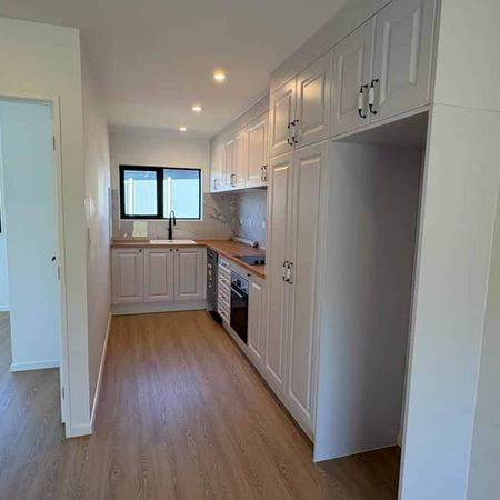 Brand New Stylish 3-Bed, 3-Bath - Photo 3