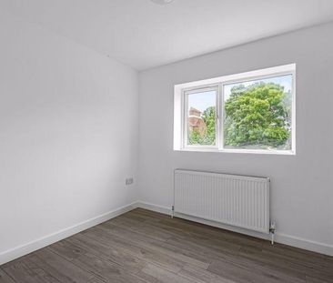 6 bedroom terraced house to rent - Photo 3