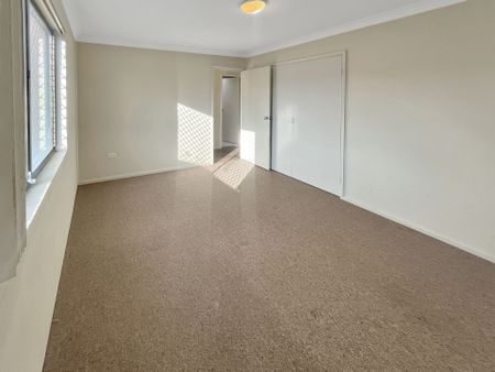 Upstairs 2 bedroom unit - Photo 4