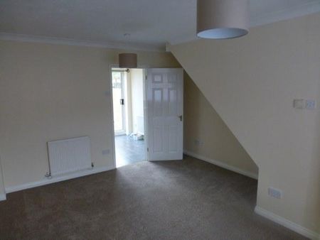 2 bedroom semi-detached house to rent - Photo 2