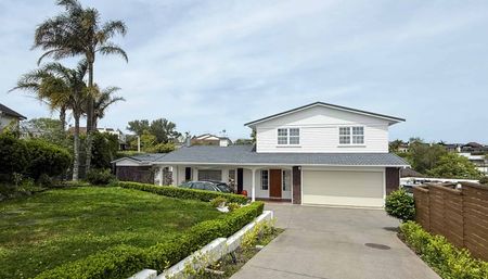 St Heliers, Four Bedroom - Photo 2