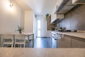 Piazza Carlo Caneva, Milan, Lombardy 20154