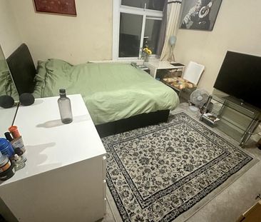 Room in a Shared House, Wanlip Road, E13 - Photo 4