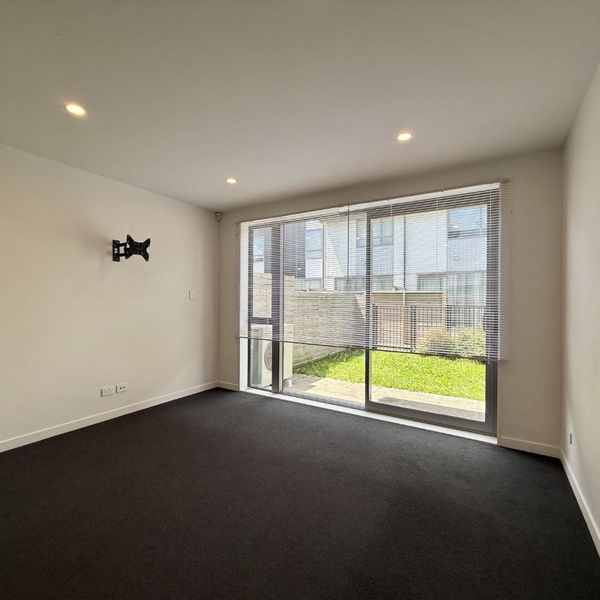 3 Bedroom Townhouse in Petone - Photo 1