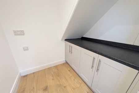 Cator Lane, Chilwell, NG9 4AY - Photo 2