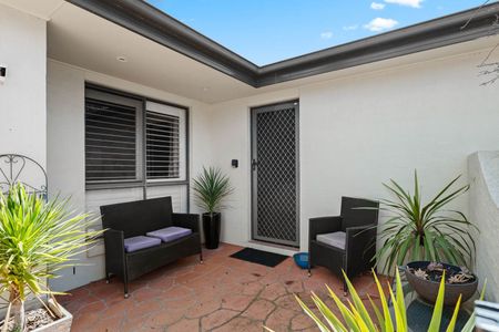 Home For Rent - Photo 3