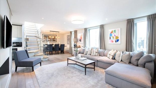 This stunning four-bedroom penthouse offers spectacular views of the city and is located in the sought-after Paddington Basin. EPC rating: E | Council Tax Band C - Photo 1