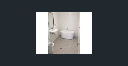 Super Spacious 3-Bedroom Apartment For Lease Contact: 0404 665 999 - Photo 4