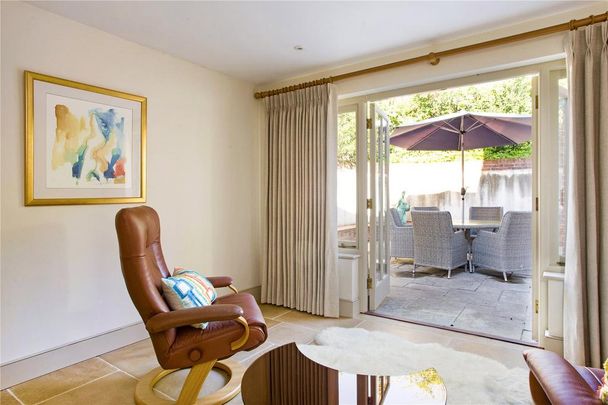 4 bedroom semi-detached house to rent - Photo 1