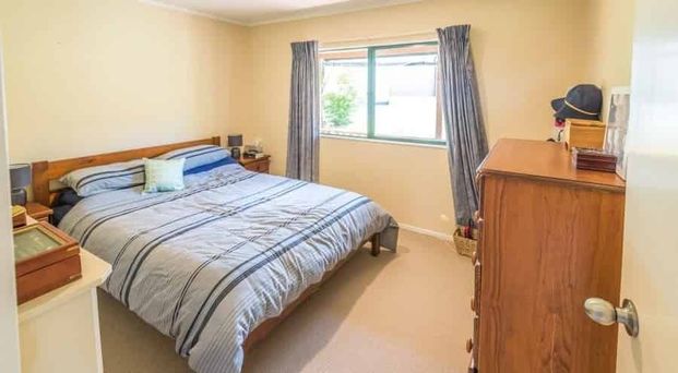 Large Rural Cottage - Part Furnished - Photo 1