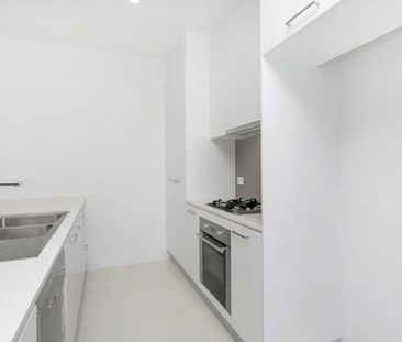 Stunning Modern Family Home Located in the Desirable Dover Gardens - Photo 4