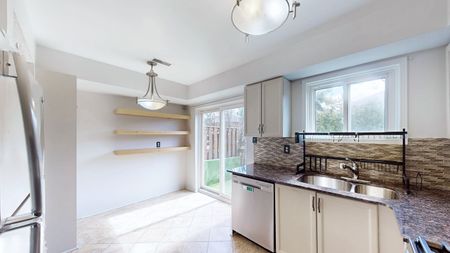 For Lease - 1050 Bristol Road Unit# 32, Mississauga, Ontario - Photo 4