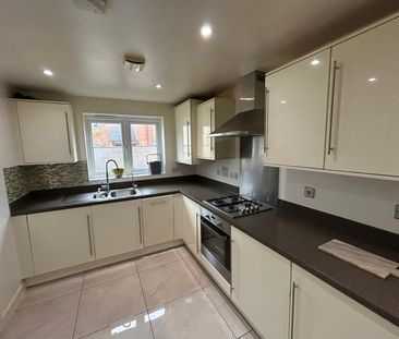 Thompson Way, Farnborough - 3 bedrooms Property for lettings - Seym... - Photo 5