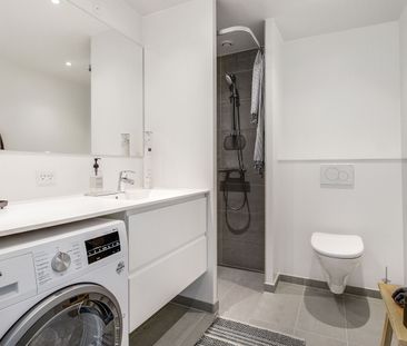 Stilfuld 2-værelses lejlighed med egen terrasse og stor stue - Foto 3