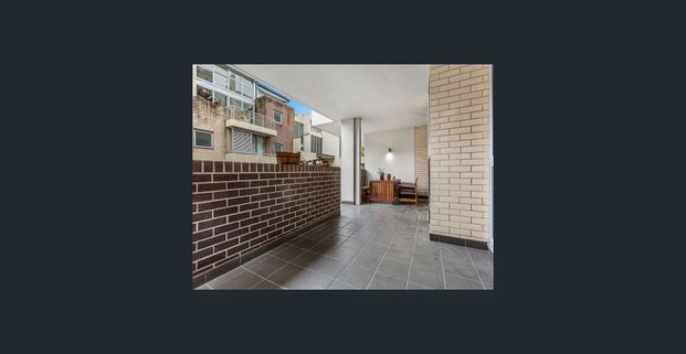 Own Private Entrance from the Street - Photo 1